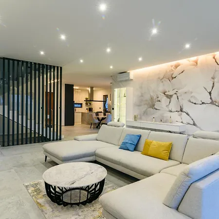 Luxury Adriatica-*heated Pool-sauna-jacuzzi* 빌라