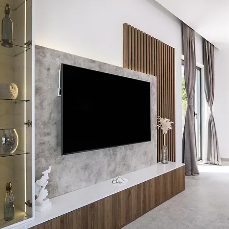 Luxury Adriatica-*heated Pool-sauna-jacuzzi* تروغير