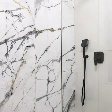 Luxury Adriatica-*heated Pool-sauna-jacuzzi* فيلة