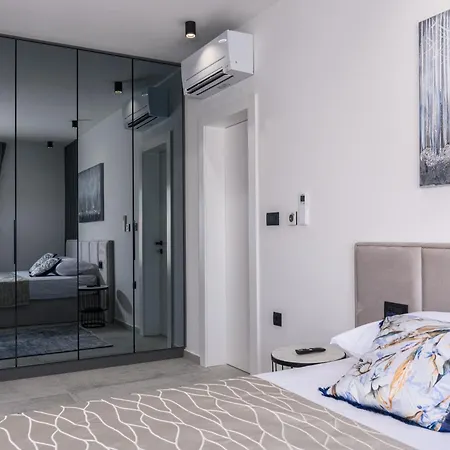 Luxury Adriatica-*heated Pool-sauna-jacuzzi* * Trogir