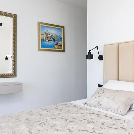 Luxury Adriatica-*heated Pool-sauna-jacuzzi* * 트로기르