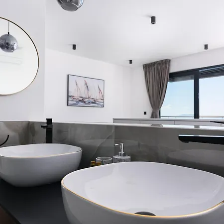 Luxury Adriatica-*heated Pool-sauna-jacuzzi* 빌라 트로기르