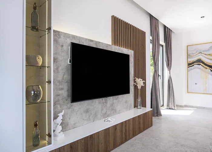 Luxury Adriatica-*heated Pool-sauna-jacuzzi* Trogir