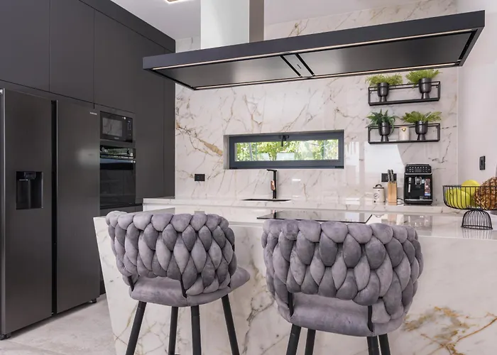 Luxury Adriatica-*heated Pool-sauna-jacuzzi* Villa *