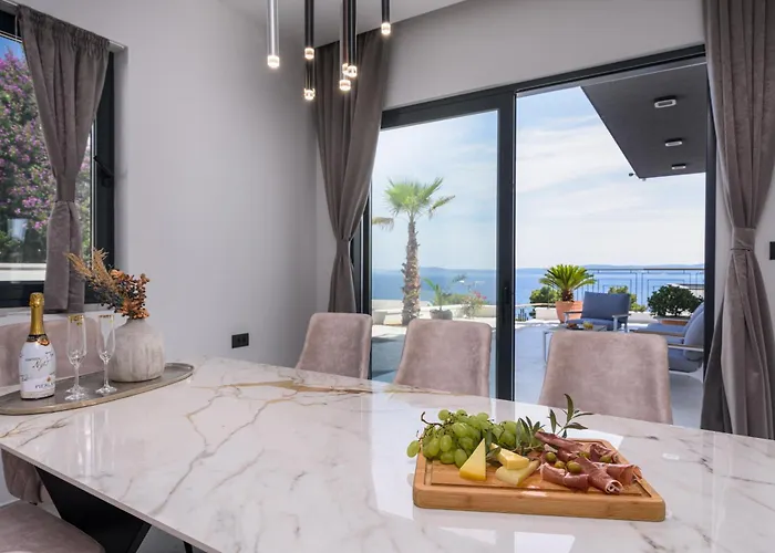 Luxury Adriatica-*heated Pool-sauna-jacuzzi* Trogir