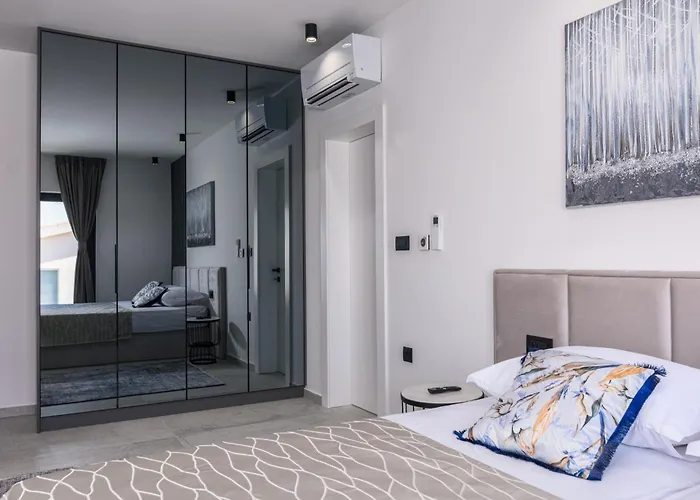 Luxury Adriatica-*heated Pool-sauna-jacuzzi* * Trogir