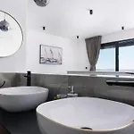 Luxury Adriatica-*heated Pool-sauna-jacuzzi* Villa Trogir