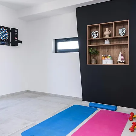 Вилла Luxury Adriatica-*heated Pool-sauna-jacuzzi* Трогир