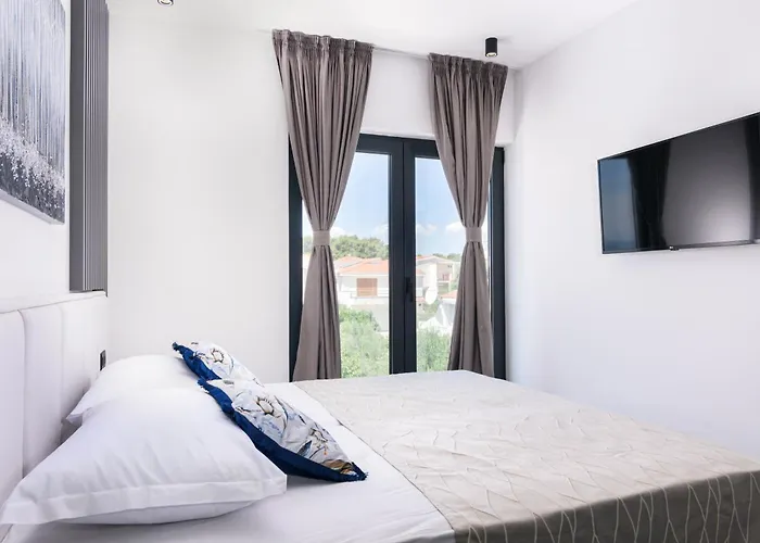 Luxury Adriatica-*heated Pool-sauna-jacuzzi* * Trogir