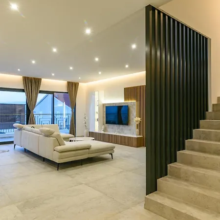 Luxury Adriatica-*heated Pool-sauna-jacuzzi* Vila *