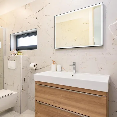 Luxury Adriatica-*heated Pool-sauna-jacuzzi* Vila *