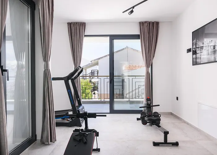 Luxury Adriatica-*heated Pool-sauna-jacuzzi* Traù